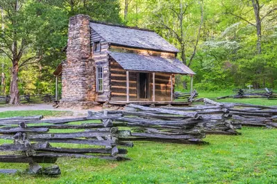 john oliver cabin along the cades cove loop