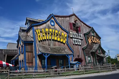 hatfield and mccoy dinner feud