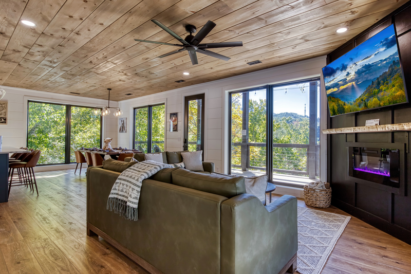 WANDERIN' BEAR LODGE